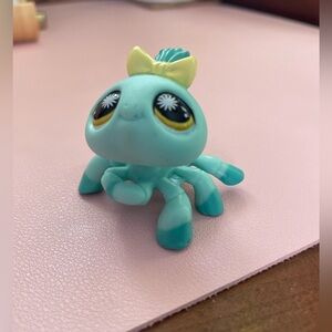 Blue Spider Littlest Pet Shop with Bow